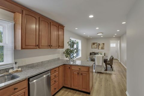 Tiny photo for 4391 Kendale Court, Columbus, OH 43220 (MLS # 226000780)