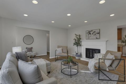 Tiny photo for 4391 Kendale Court, Columbus, OH 43220 (MLS # 226000780)