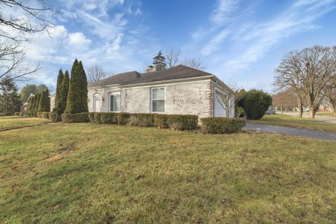 Tiny photo for 4391 Kendale Court, Columbus, OH 43220 (MLS # 226000780)