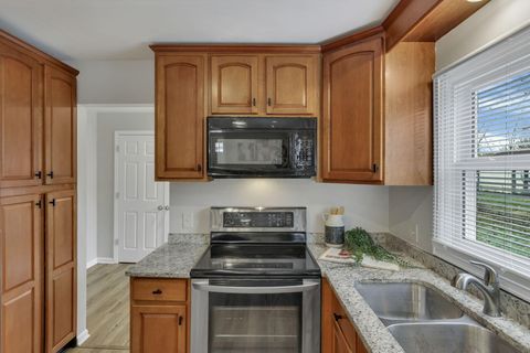 Tiny photo for 4391 Kendale Court, Columbus, OH 43220 (MLS # 226000780)