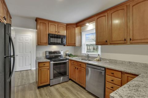 Tiny photo for 4391 Kendale Court, Columbus, OH 43220 (MLS # 226000780)