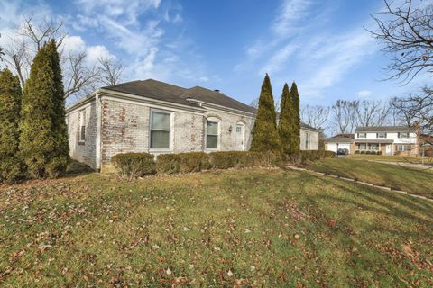 Tiny photo for 4391 Kendale Court, Columbus, OH 43220 (MLS # 226000780)
