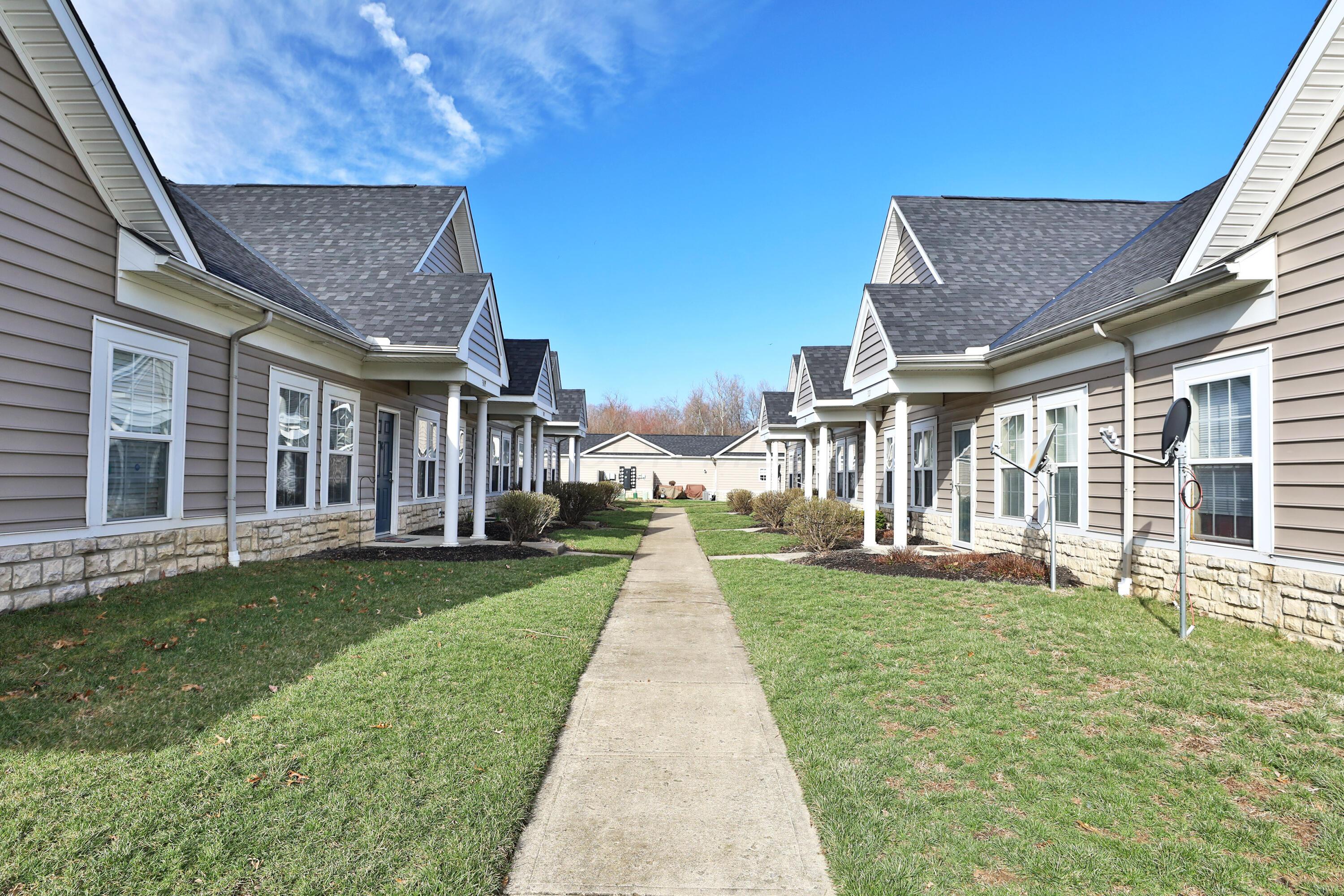 301 Piney Creek Drive #35, Blacklick, Ohio image 4