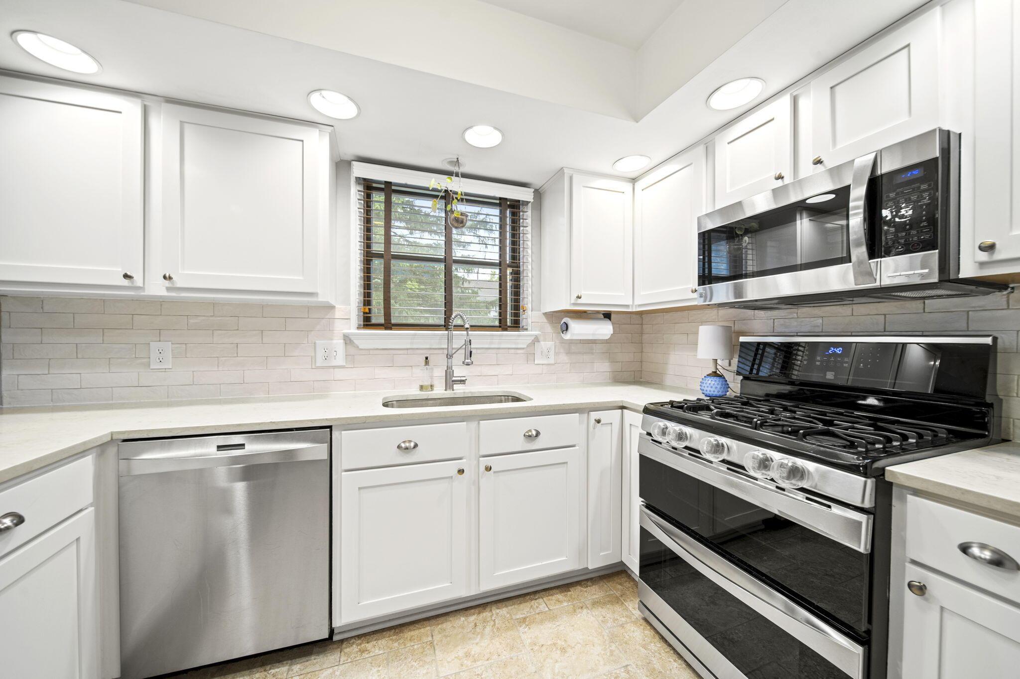 1009 Tall Tree Court, Westerville, Ohio image 11