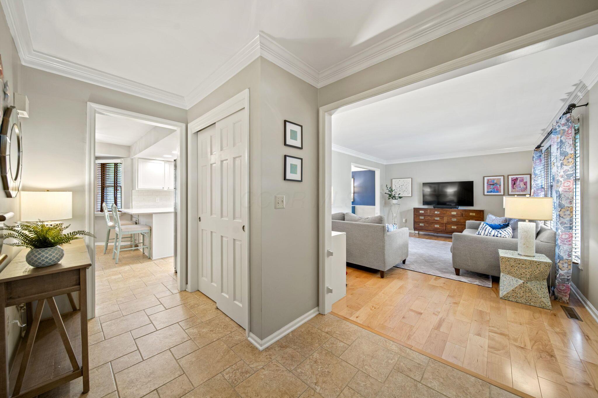 1009 Tall Tree Court, Westerville, Ohio image 3