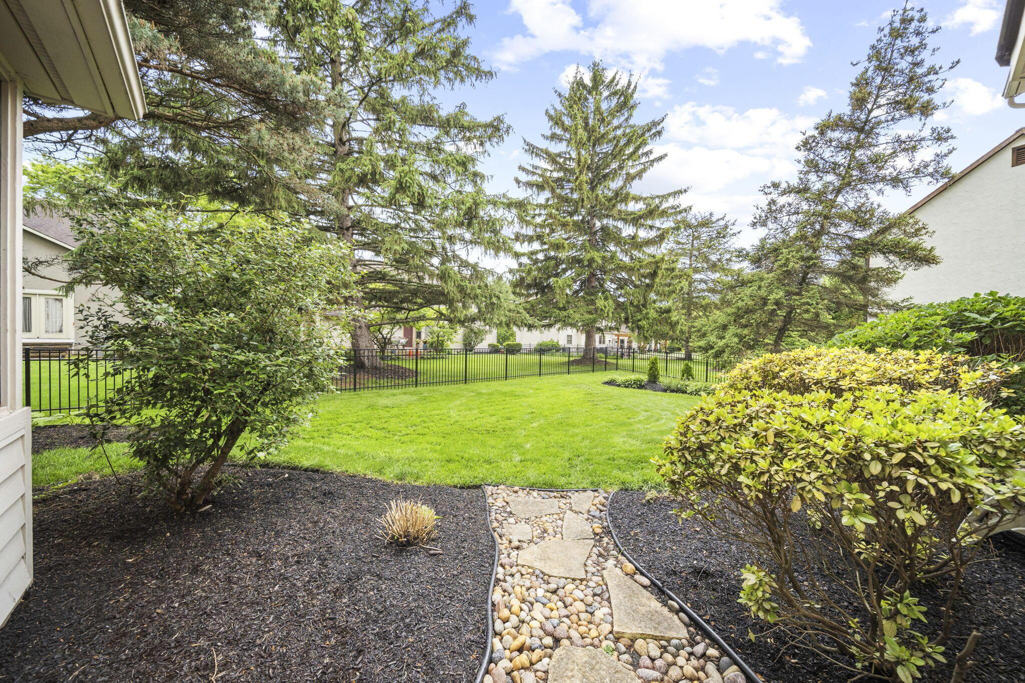 1009 Tall Tree Court, Westerville, Ohio image 34