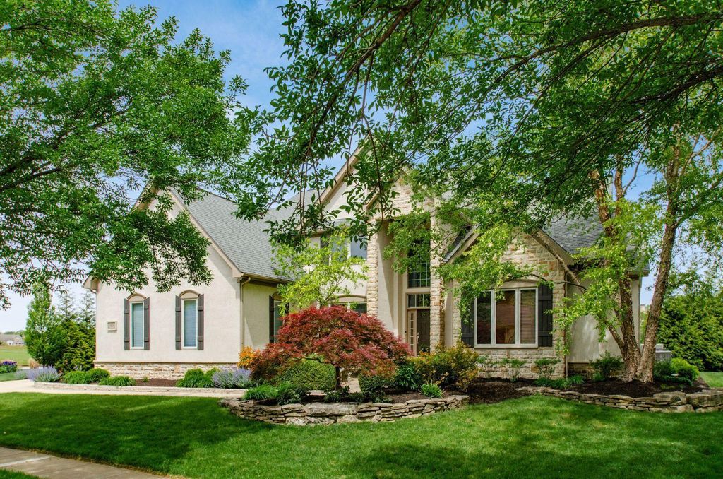 Photo of 7019 Ballantrae Loop, Dublin, OH 43016 (MLS # 226017225)