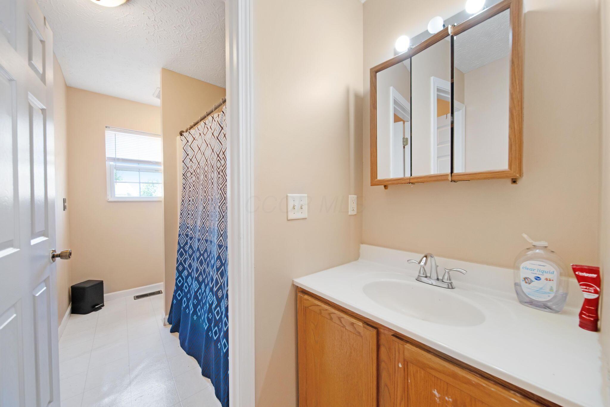 7619 Rippingale Street, Blacklick, Ohio image 36