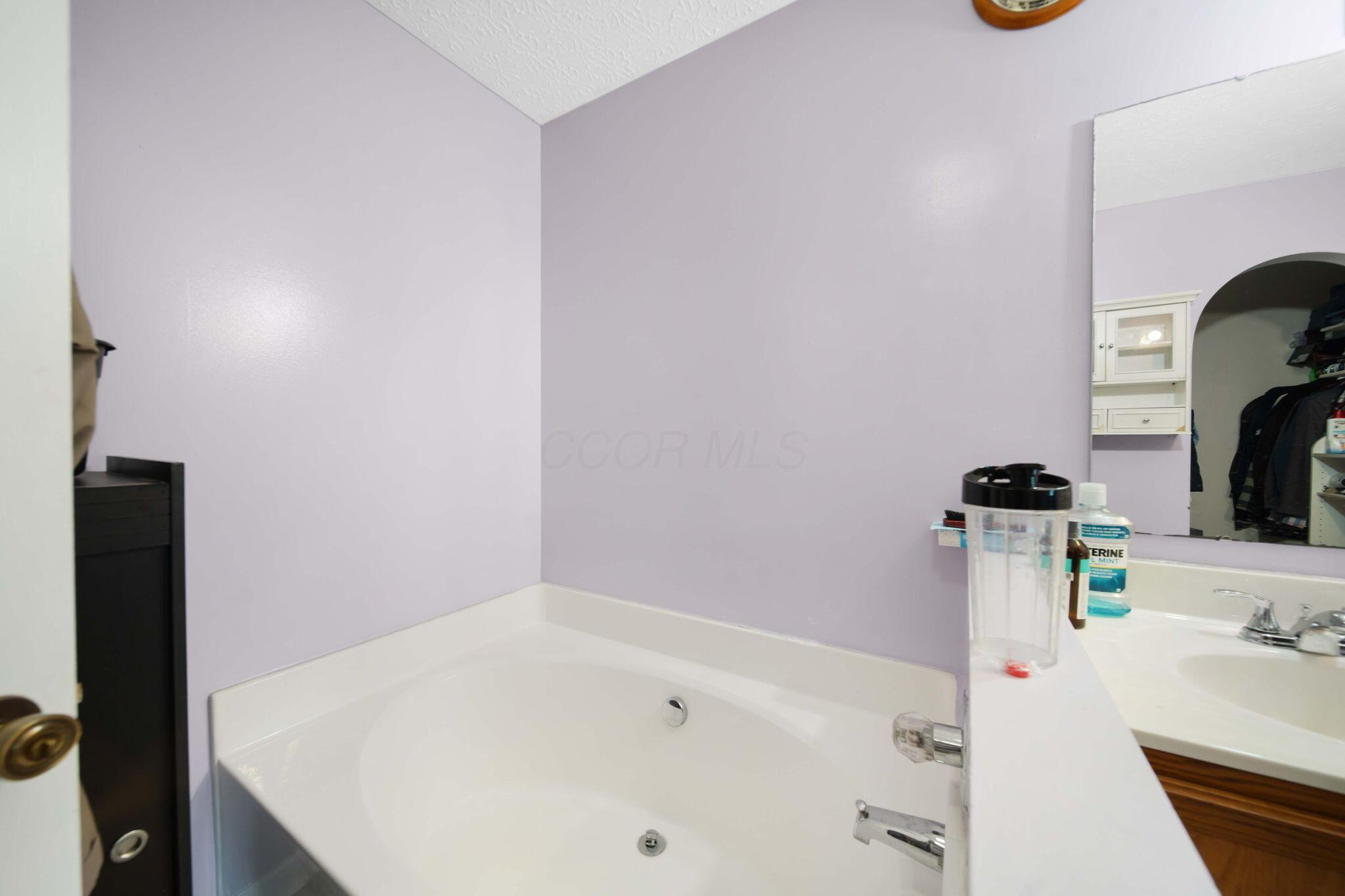 7619 Rippingale Street, Blacklick, Ohio image 22