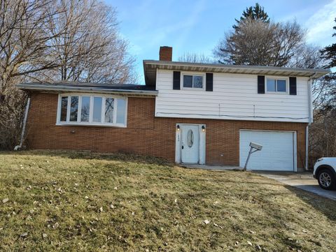 Photo of 1440 Selma Road, Springfield, OH 45505 (MLS # 226004287)