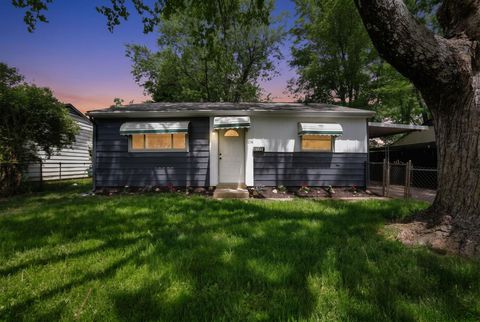 Photo of 1236 Grovewood Drive, Columbus, OH 43207 (MLS # 226014352)