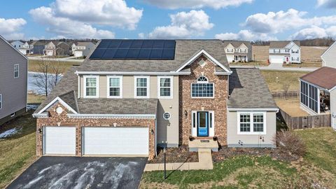 Photo of 130 Parkdale Drive, Johnstown, OH 43031 (MLS # 226002595)