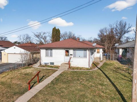 Photo of 1642 Elmer Street, Columbus, OH 43223 (MLS # 226002427)