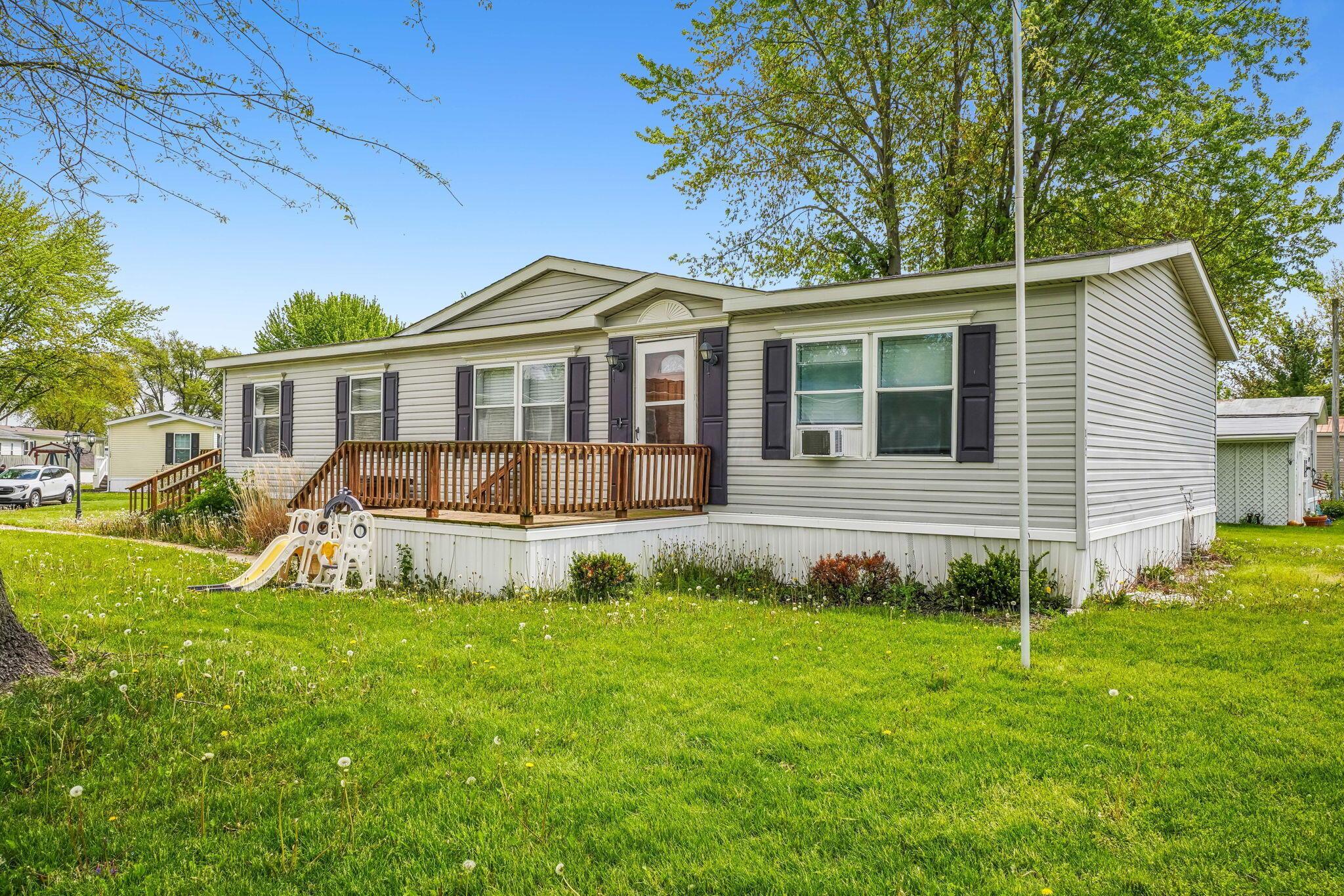 102 Woodcrest Drive, Marysville, Ohio image 2