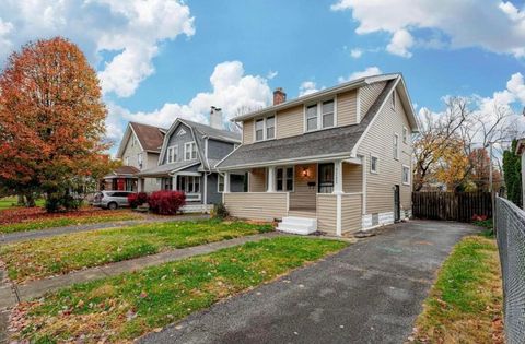 Photo of 2282 Willamont Avenue, Columbus, OH 43219 (MLS # 226009357)