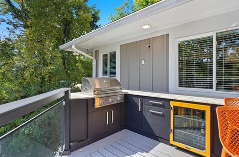 Tiny photo for 180 S Riverview Street, Dublin, OH 43017 (MLS # 226005497)