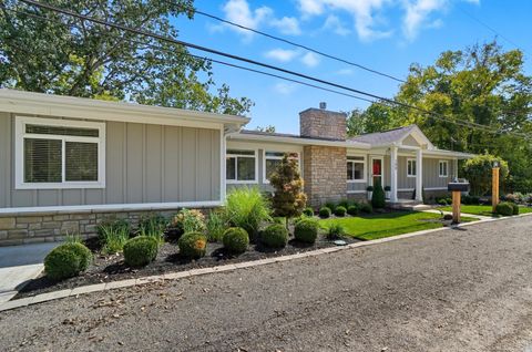 Tiny photo for 180 S Riverview Street, Dublin, OH 43017 (MLS # 226005497)