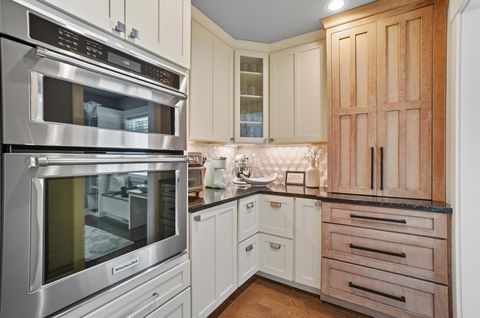 Tiny photo for 180 S Riverview Street, Dublin, OH 43017 (MLS # 226005497)