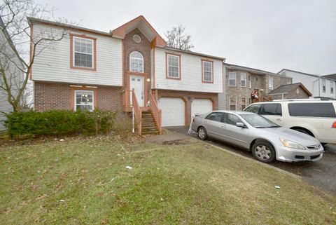 Photo of 2243 Golden Leaf Lane, Columbus, OH 43223 (MLS # 226000278)