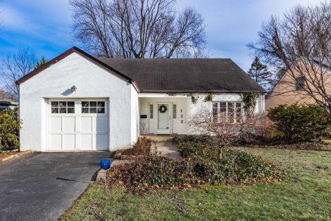 Photo of 122 N Virginialee Road, Columbus, OH 43209 (MLS # 226000958)