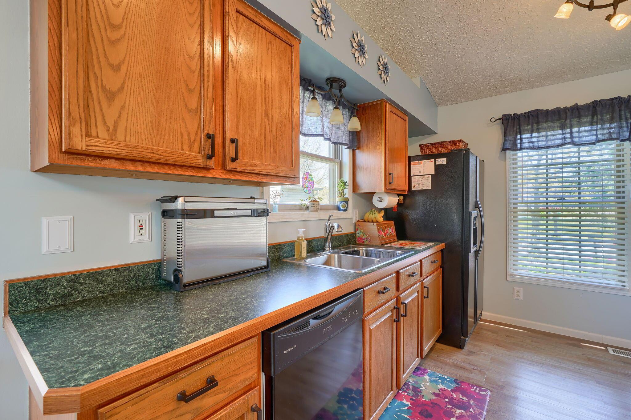 1297 Creekview Drive, Marysville, Ohio image 16