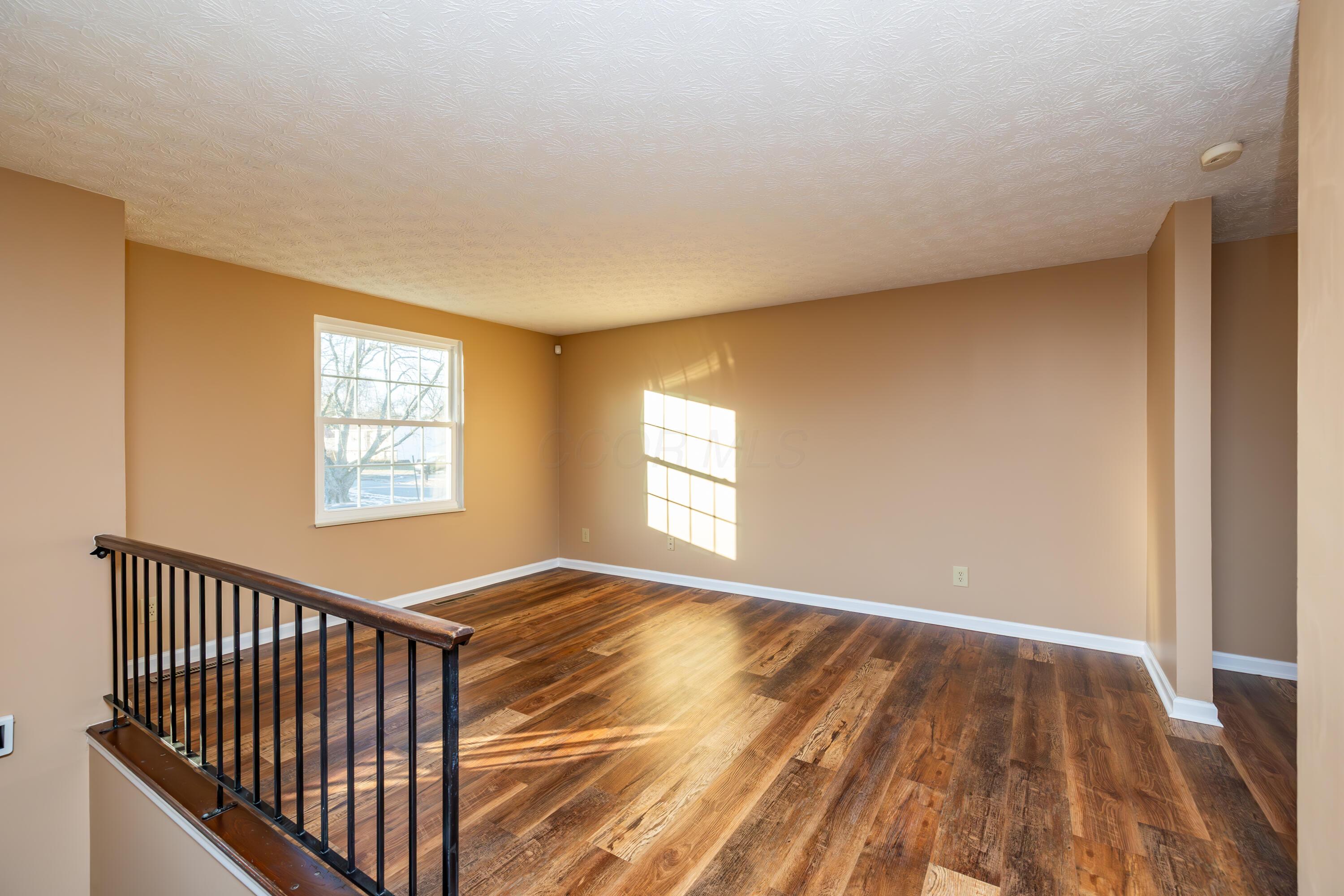 2128 Jade Street, Grove City, Ohio image 3
