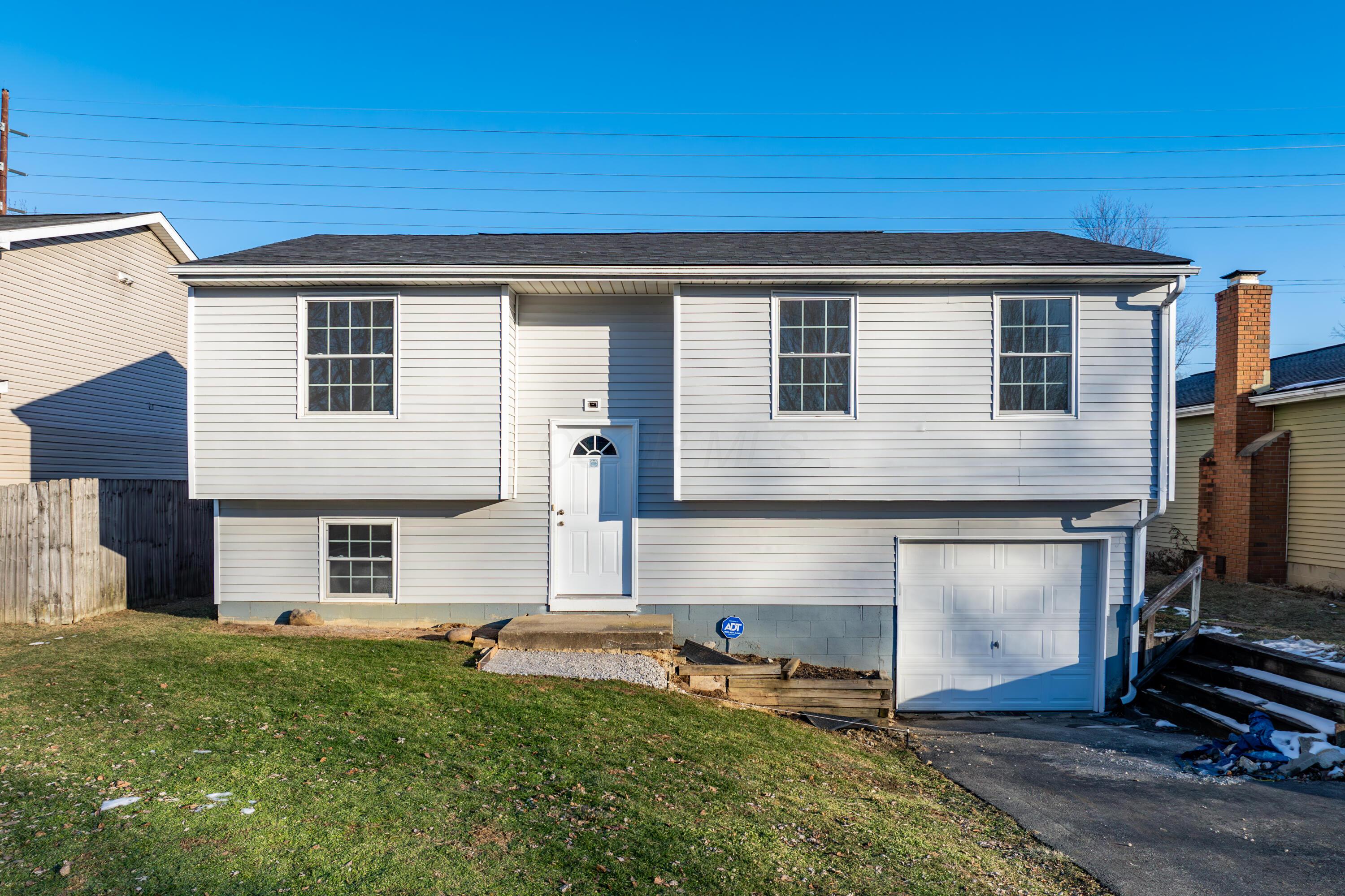 2128 Jade Street, Grove City, Ohio image 1