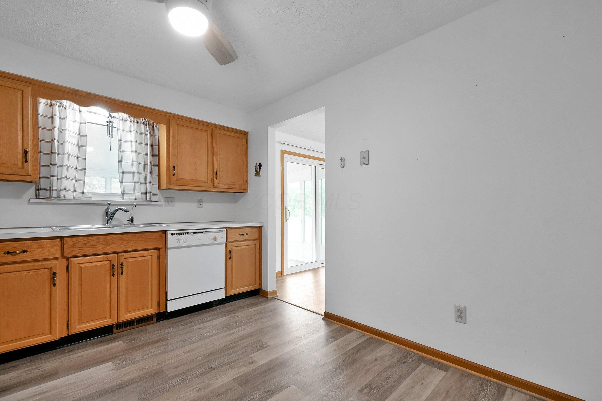6301 Columbus Road, Centerburg, Ohio image 32