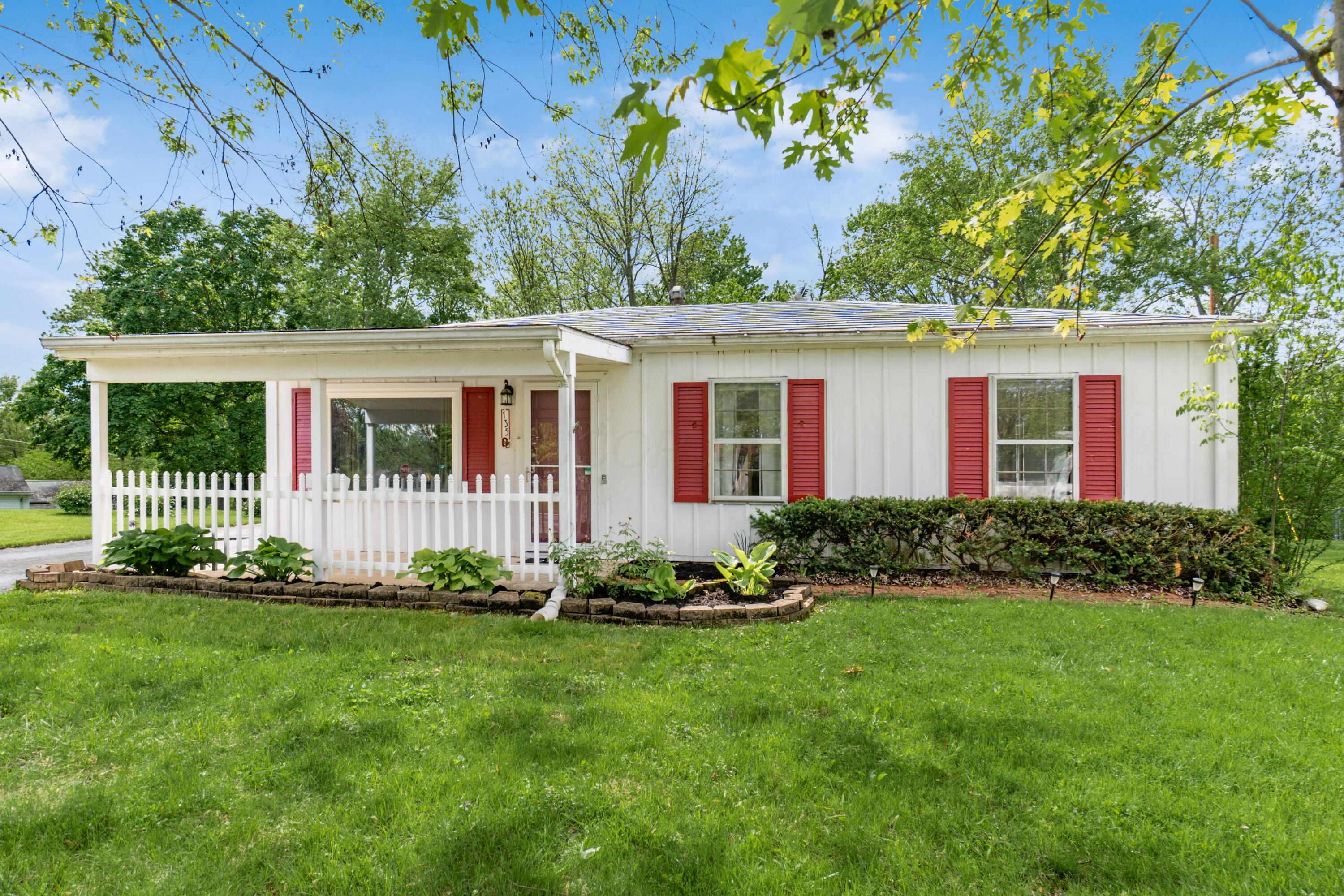 135 Ridgeview Court, Johnstown, Ohio image 1