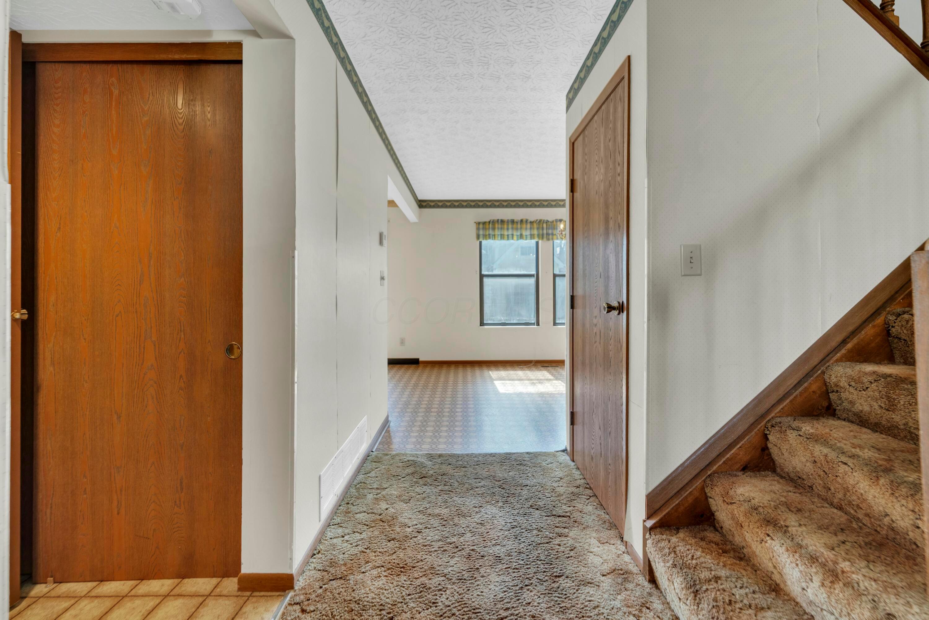 359 Halsbury Circle, Columbus, Ohio image 10