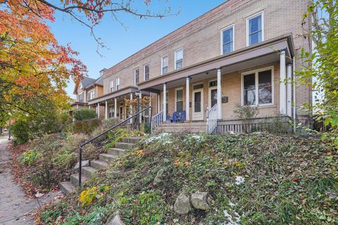 Photo of 537 W 3rd Avenue, Columbus, OH 43201 (MLS # 225042876)