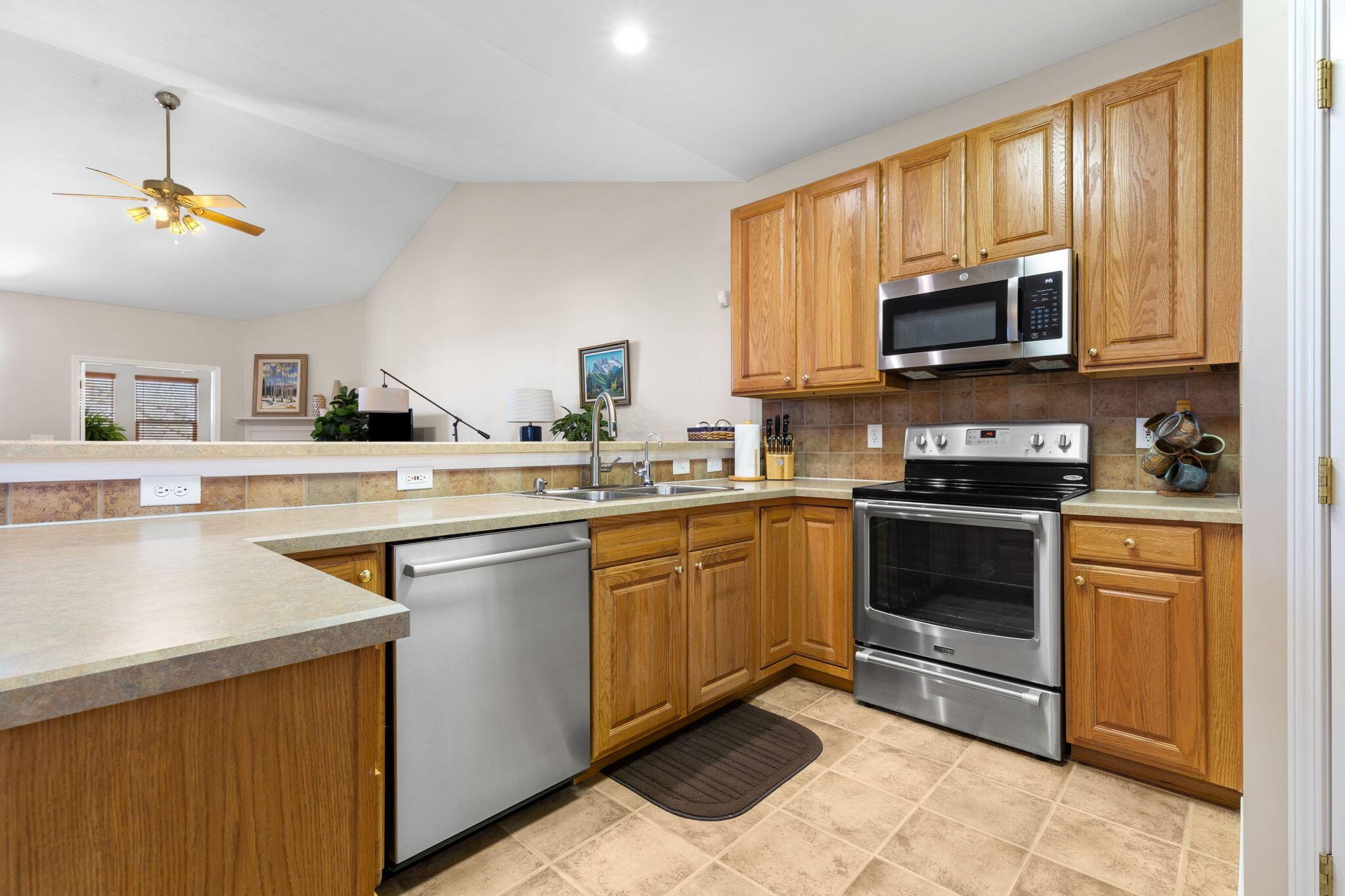163 Pebble Creek Drive, Pataskala, Ohio image 7