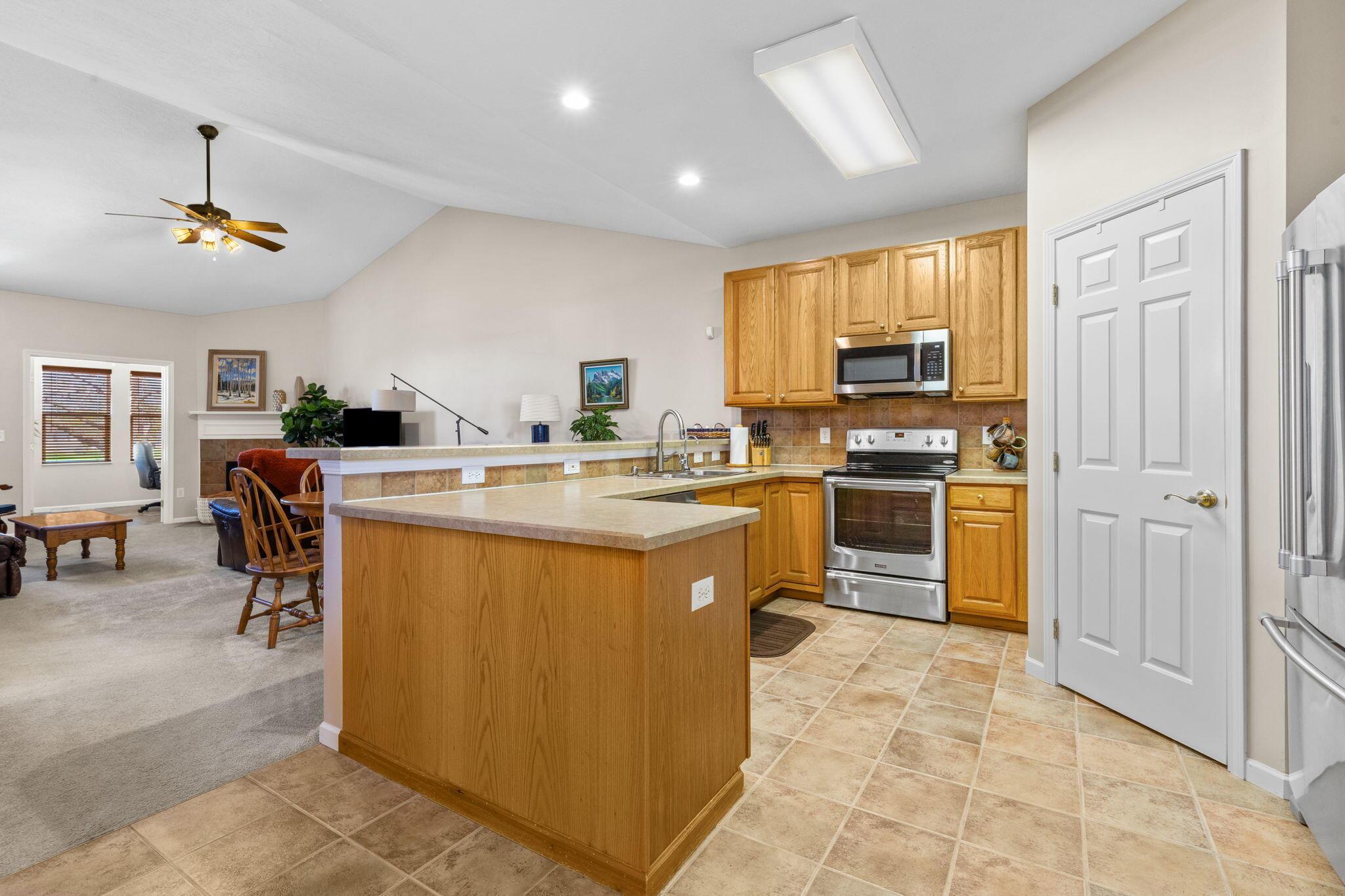 163 Pebble Creek Drive, Pataskala, Ohio image 6