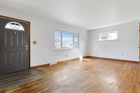 Tiny photo for 4455 Kenfield Road, Columbus, OH 43224 (MLS # 225037476)