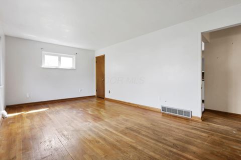 Tiny photo for 4455 Kenfield Road, Columbus, OH 43224 (MLS # 225037476)