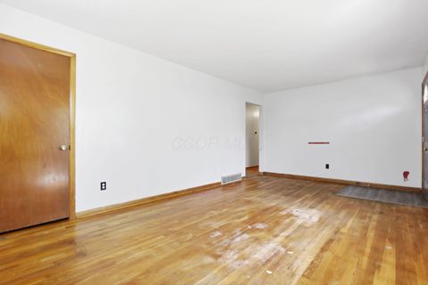 Tiny photo for 4455 Kenfield Road, Columbus, OH 43224 (MLS # 225037476)