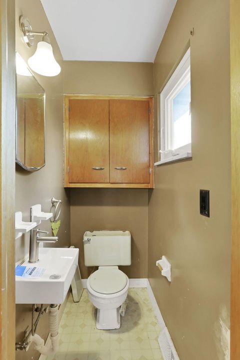 Tiny photo for 4455 Kenfield Road, Columbus, OH 43224 (MLS # 225037476)