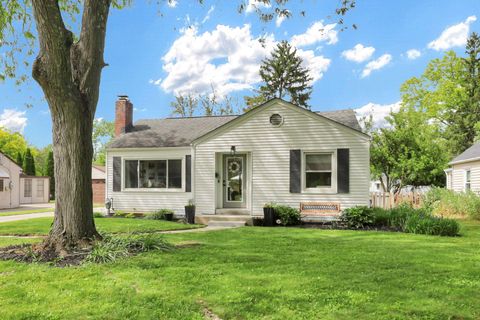 Photo of 640 E Beaumont Road, Columbus, OH 43214 (MLS # 226017834)