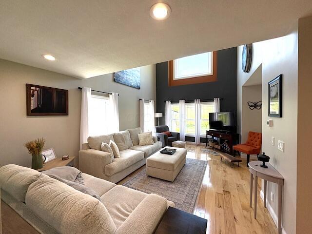 Alexandria, Ohio, 43001, United States, 5 Bedrooms Bedrooms, ,4 BathroomsBathrooms,Residential,Active,2043807