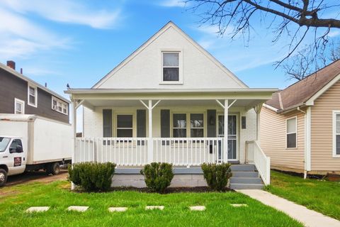 Photo of 906 E 18th Avenue, Columbus, OH 43211 (MLS # 226008242)
