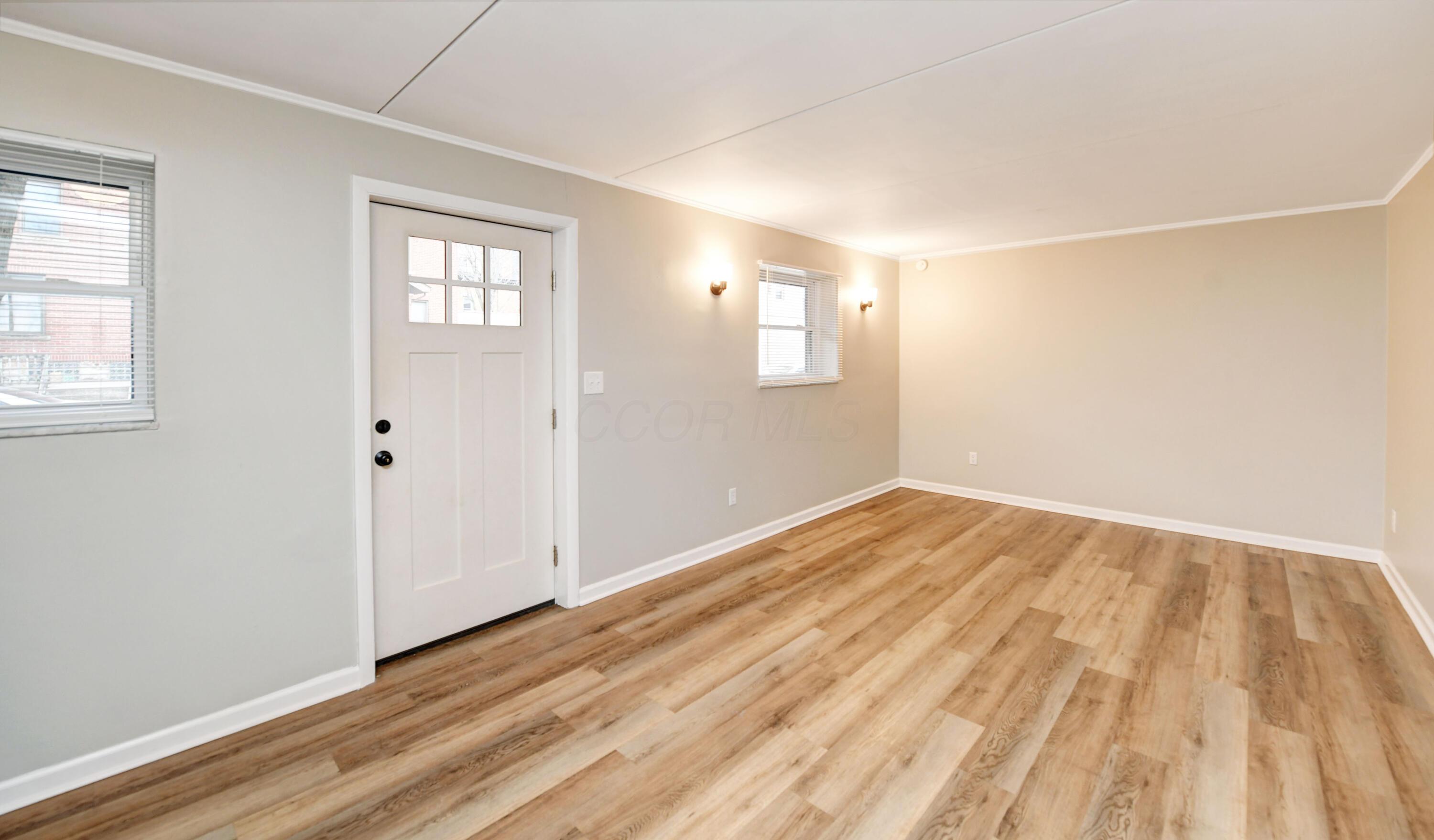 1445 E Main Street 1447