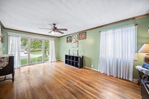Tiny photo for 300 Dunbarton Road, Columbus, OH 43230 (MLS # 225039493)