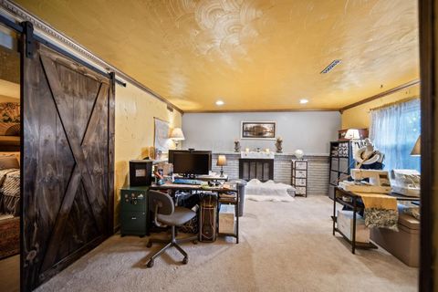Tiny photo for 300 Dunbarton Road, Columbus, OH 43230 (MLS # 225039493)