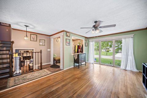 Tiny photo for 300 Dunbarton Road, Columbus, OH 43230 (MLS # 225039493)