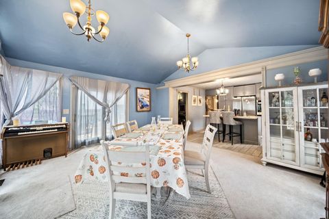 Tiny photo for 300 Dunbarton Road, Columbus, OH 43230 (MLS # 225039493)