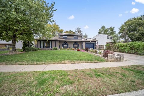 Tiny photo for 300 Dunbarton Road, Columbus, OH 43230 (MLS # 225039493)