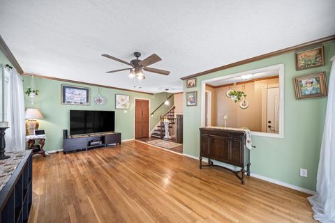 Tiny photo for 300 Dunbarton Road, Columbus, OH 43230 (MLS # 225039493)