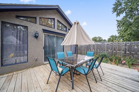 Tiny photo for 300 Dunbarton Road, Columbus, OH 43230 (MLS # 225039493)
