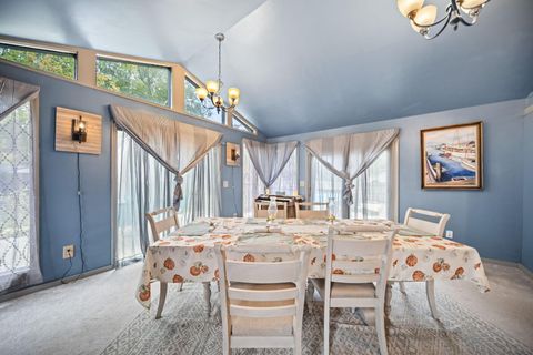 Tiny photo for 300 Dunbarton Road, Columbus, OH 43230 (MLS # 225039493)