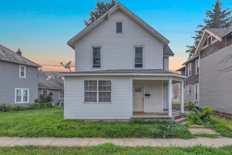 Photo of 112 W Locust Street 112, 112 1/2 #112, 112 1/2, Newark, OH 43055 (MLS # 226027665)
